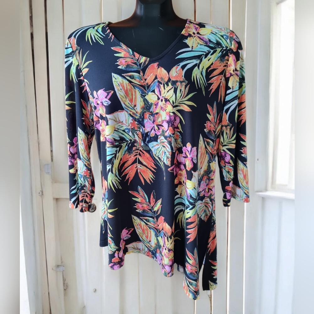 Soft Works Asymmetrical Hem Floral Top